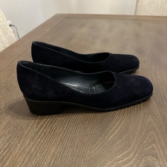 Vintage Stuart Weitzman‎ Suede Women's Size 8  Black Block Heel Square Toe - Picture 3 of 9